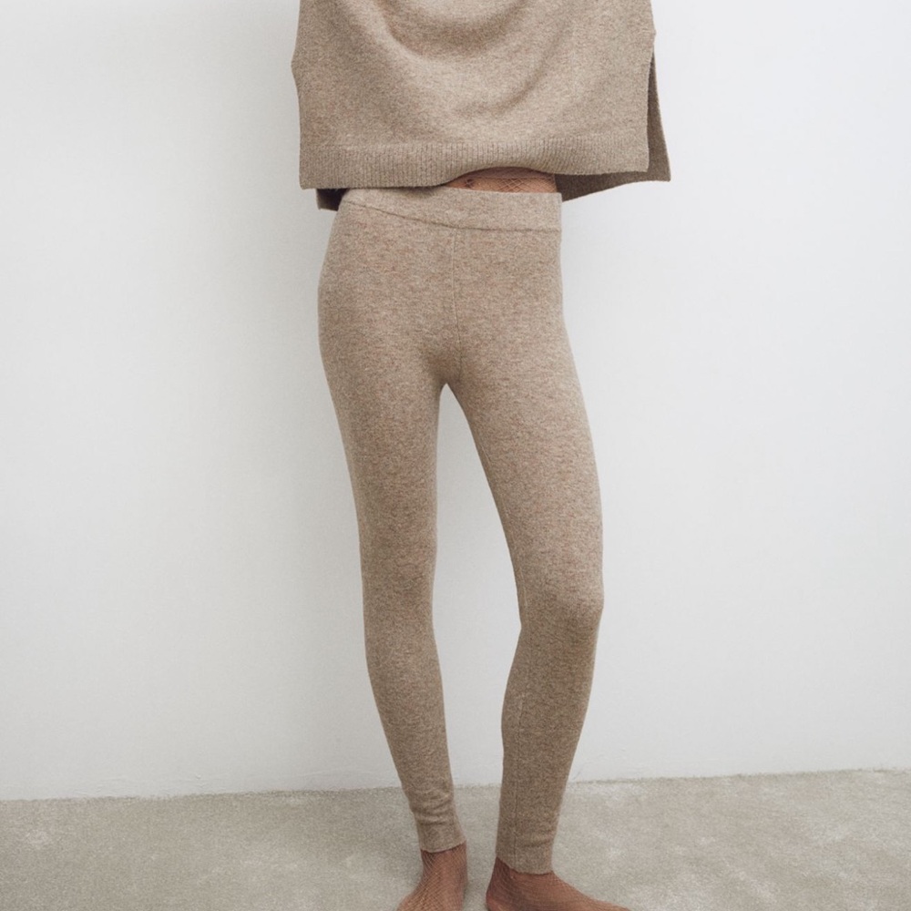 Set ! Very Warm And Amazing Material! - image 3